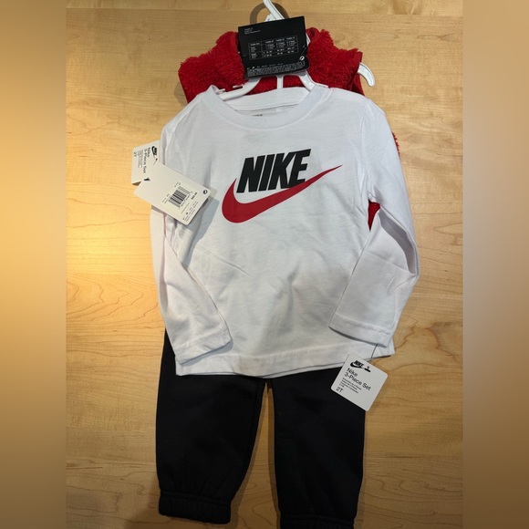NWT Nike 2T three piece vest set - Picture 2 of 3